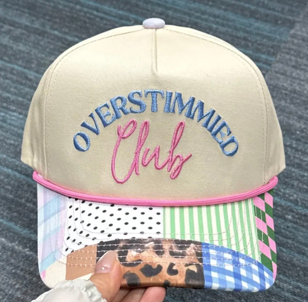 Overstimmied Club Trucker Hat